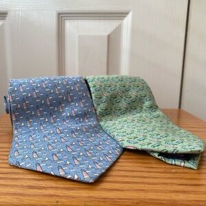 LOT OF 2! vineyard vines Blue and Green Lighthouse Fishing Lures Nautical Ties